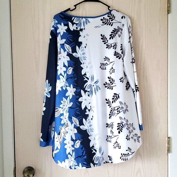 Fun!! Blue and White Deco Blouse Half and Half - Picture 2 of 3